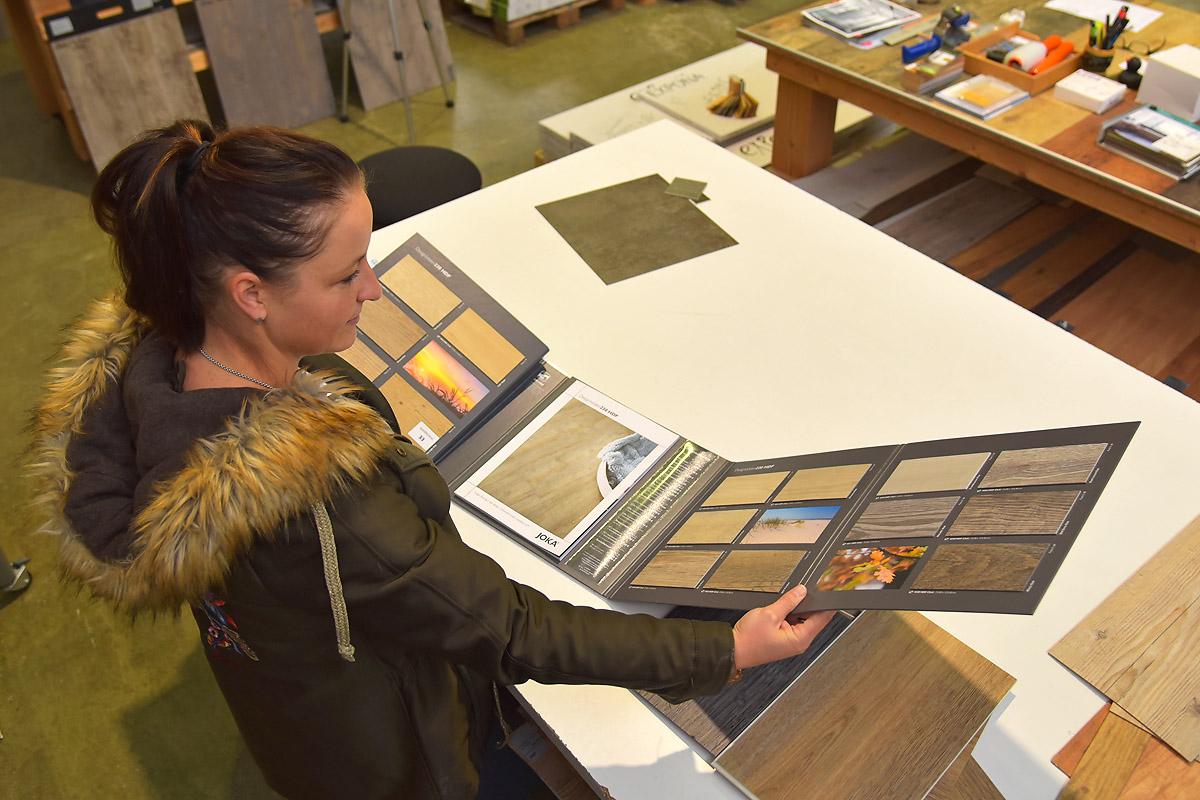 Katalog mit Designböden-Mustern